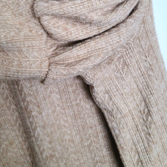 Amaryllis knit short sleeve shirt with balloon sleeves - Picture 9 of 9